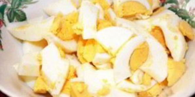 Рецепт зеленого борща со щавелем и яйцом