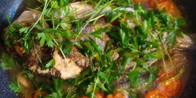 Рецепт дорады в сумасшедшем бульоне