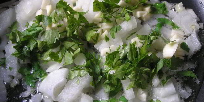 Рецепт канедерли из хлеба и колбас в бульоне