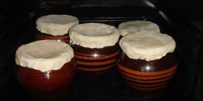 Рецепт пельменей в горшочках с печенью и бульоном