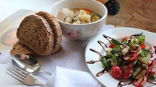 Рецепт Супа из черемши на курином бульоне