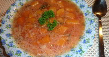 Рецепт Супа на курином бульоне с мускатной тыквой и луком