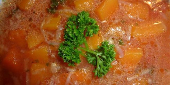 Рецепт супа на курином бульоне с мускатной тыквой и луком