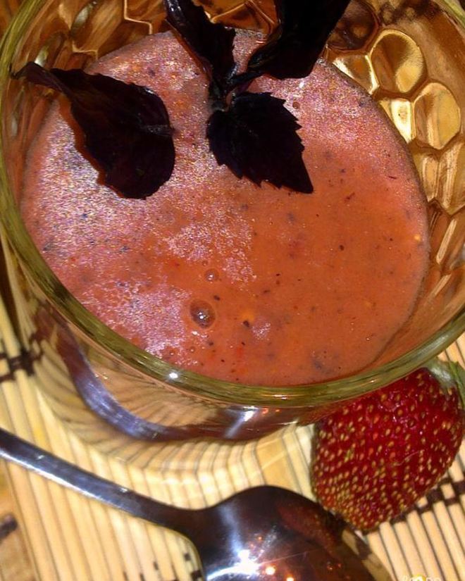 Рецепт клубнично-томатного гаспачо