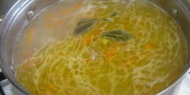 Рецепт горохового супа на косточке