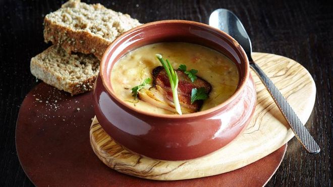 Рецепт горохового супа с копченой свиной щекой