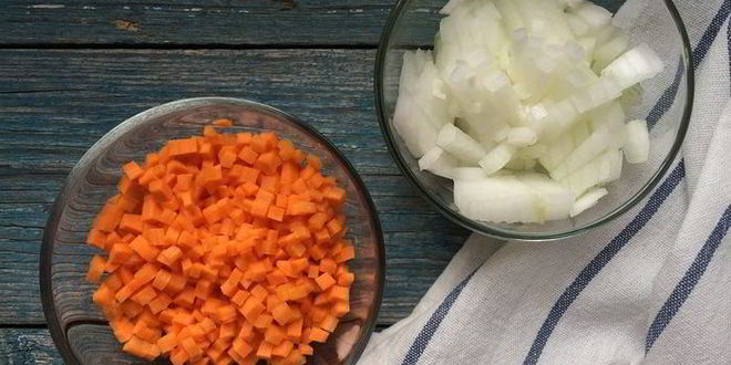 Рецепт наваристого горохового супа с уткой в хлебном горшочке