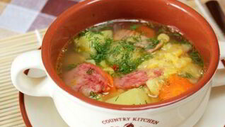 Рецепт Супа с горохом и копченой колбасой