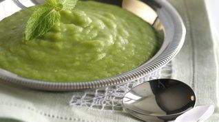 Рецепт Картофельного супа с луком-пореем и зеленым горошком