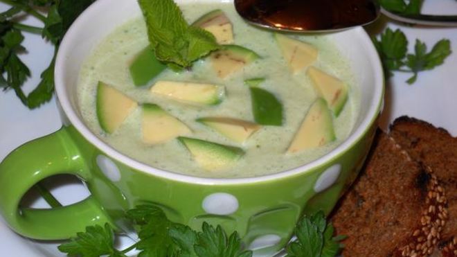 Рецепт холодного крема-супа с авокадо на кефире