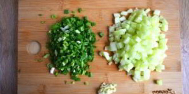 Рецепт холодного супа из кефира с огурцами и зеленью