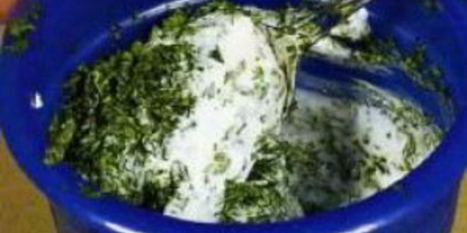 Рецепт холодного супа из огурцов с копченой салакой