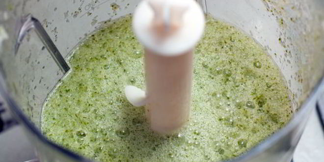 Рецепт холодного супа из огурцов с креветками