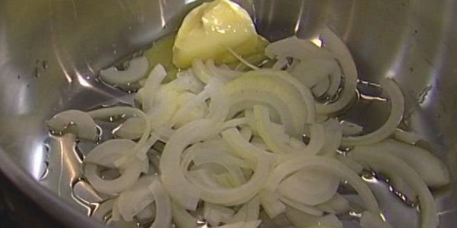 Рецепт холодного супа из огурцов с семгой и базиликом