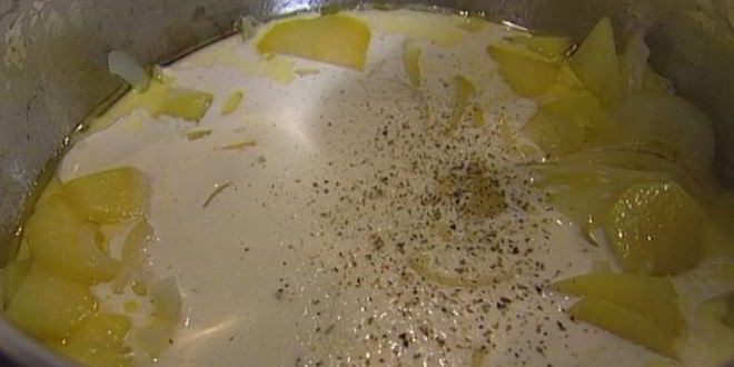 Рецепт холодного супа из огурцов с семгой и базиликом