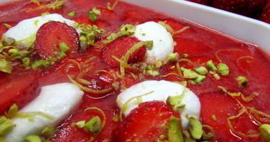 Рецепт Клубнично-лимонного холодный суп с нежными клецками