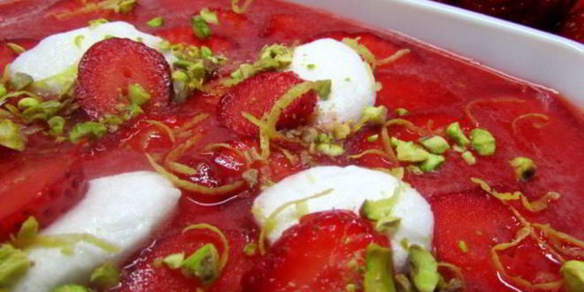 Рецепт Клубнично-лимонного холодный суп с нежными клецками