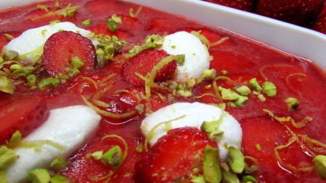 Рецепт клубнично-лимонного холодный суп с нежными клецками