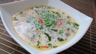 Рецепт Кокосового супа с лососем и грибами