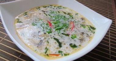 Рецепт Кокосового супа с лососем и грибами