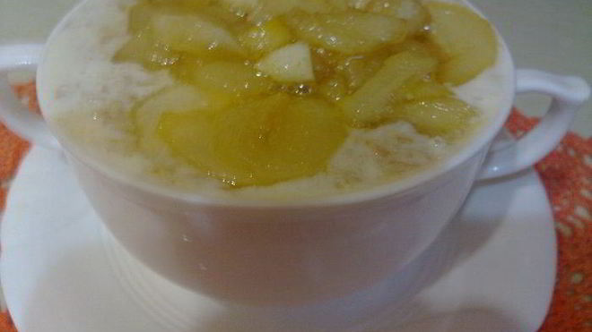 Рецепт молочного овсяного супа с грушей