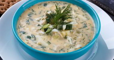 Рецепт Диетической окрошки на йогурте с куриной грудкой