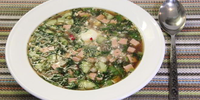 Рецепт классической окрошки на квасе с колбасой