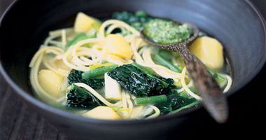 Рецепт Генуэзского супа минестроне с соусом песто