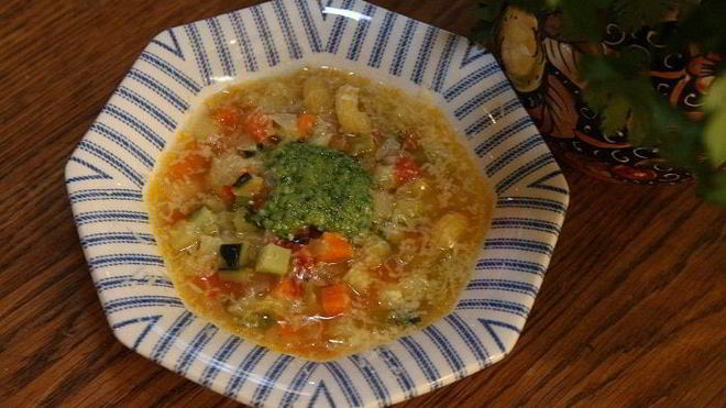 Рецепт овощного итальянского супа с песто