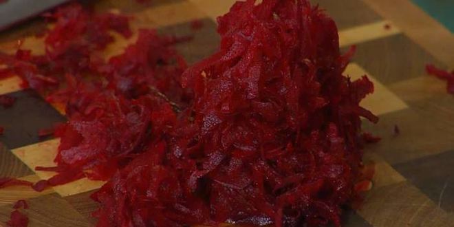 Рецепт чечевичной похлебки с капустой кале, свеклой и помидорами