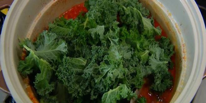 Рецепт чечевичной похлебки с капустой кале, свеклой и помидорами