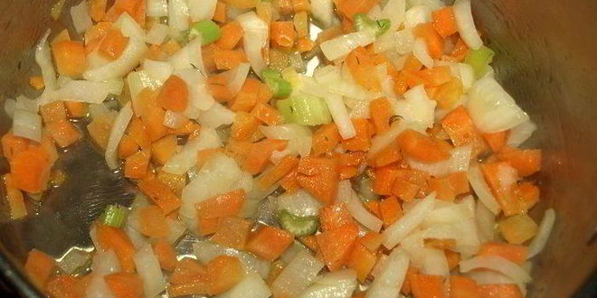 Рецепт чечевичной похлебки с овощами и пепперони