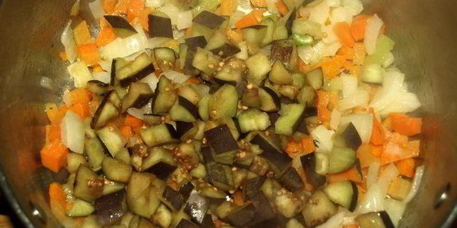 Рецепт чечевичной похлебки с овощами и пепперони