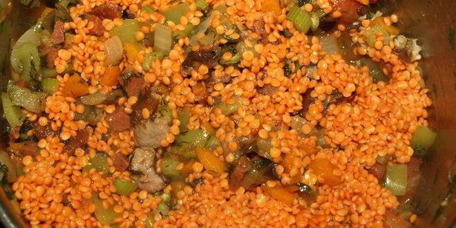 Рецепт чечевичной похлебки с овощами и пепперони