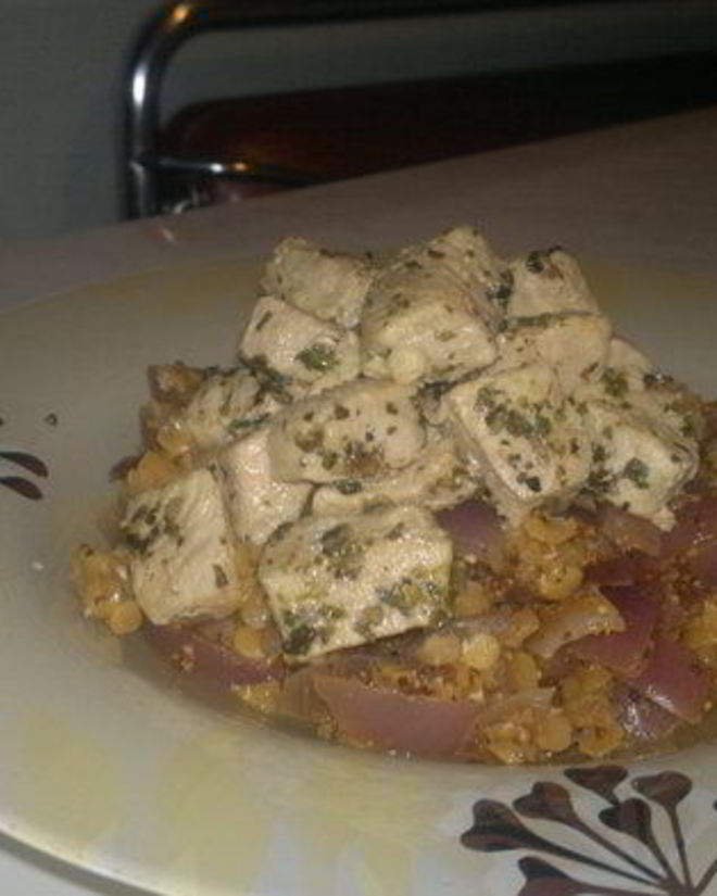 Рецепт густой чечевичной похлебки с луком и горчицей и тушеная свинина по-деревенски