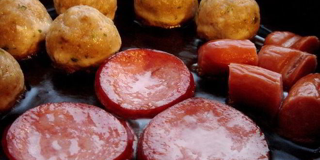 Рецепт густой тыквенной похлебки с чечевицей, тефтелями и копчеными колбасками