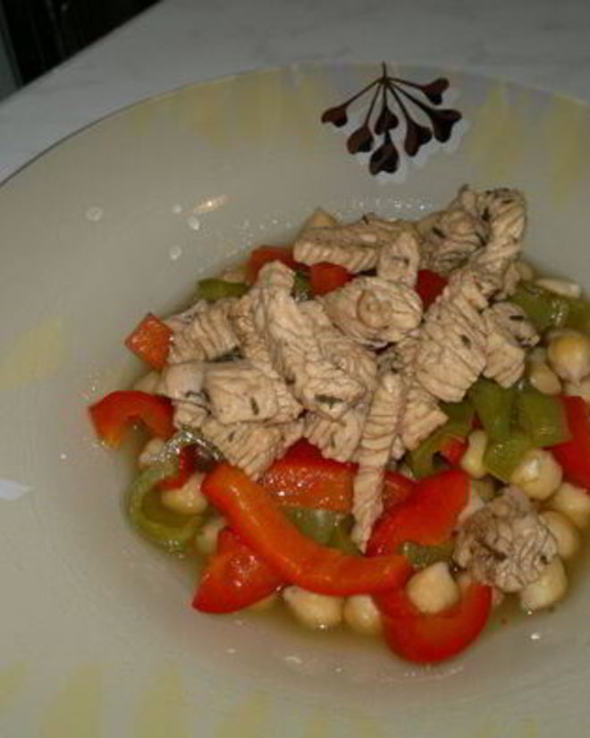 Рецепт нутовой похлебки с бульоном из индейки в бальзамике и лимонном соке со сладкими перцами