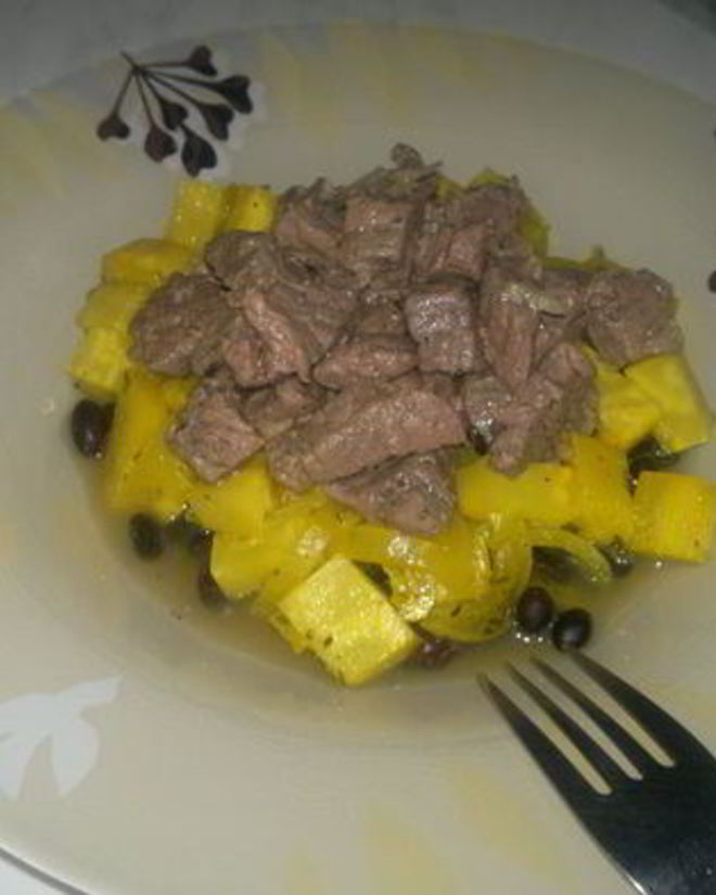 Рецепт похлебки из черной фасоли с корнем сельдерея и ананасом, говядина в насыщенном бульоне