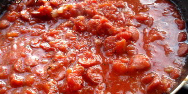 Рецепт томатной похлебки с копчеными колбасками и фасолью