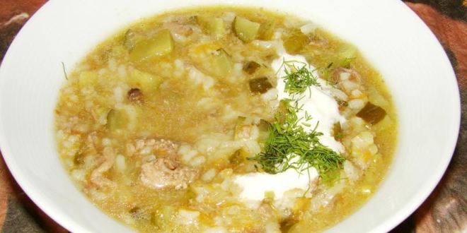 Рецепт Супа Рассольник с рисом солеными огурцами и курицей
