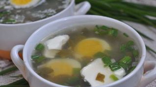 Рецепт Щавелевых щей с яйцом на курином бульоне