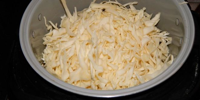Рецепт солянки из капусты с сосисками в мультиварке