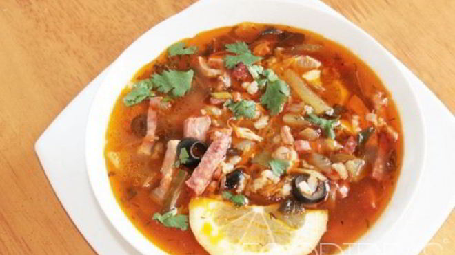 Рецепт солянки с колбасой