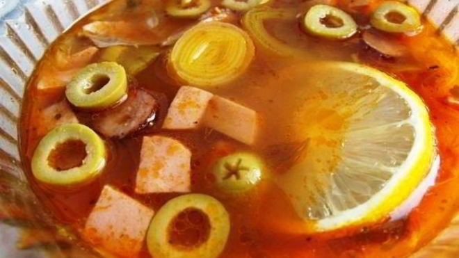 Рецепт солянки с копченой курицей