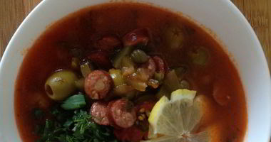 Рецепт Солянки с копчеными ребрами и колбасками