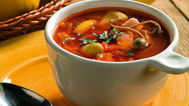 Рецепт солянки с паприкой и беконом