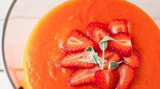 Рецепт Летнего супа-пюре с папайей и клубникой