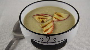 Рецепт Супа-пюре из сельдерея с яблоком, сидром и чеддером