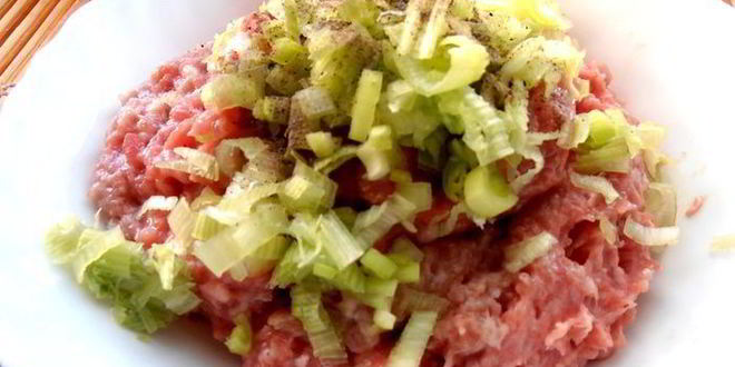 Рецепт латвийского свекольника с фрикадельками