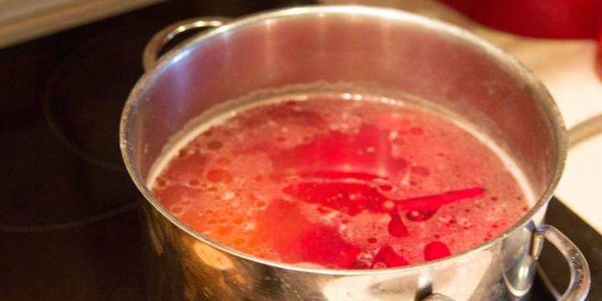 Рецепт свекольника холодного с ботвой